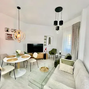 Historical Centre! Private Terrace & Gym-near Public Parking Apartment